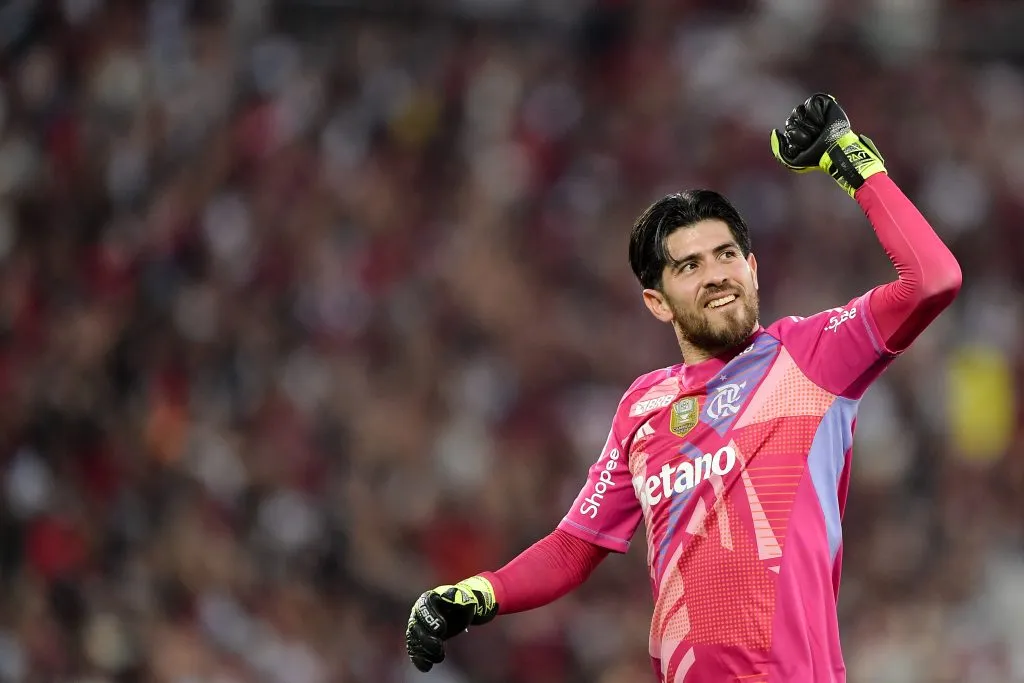 Sem inspiração do time e de Filipe Luís, coube a Rossi salvar a noite do Fla na Libertadores – Foto: Thiago Ribeiro/AGIF