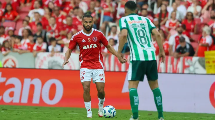 Internacional venceu o Juventude por 3 a 1 no primeiro turno.
