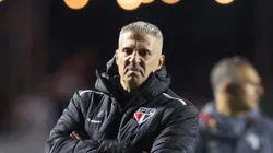 Crespo lamentando após resultado no Morumbis