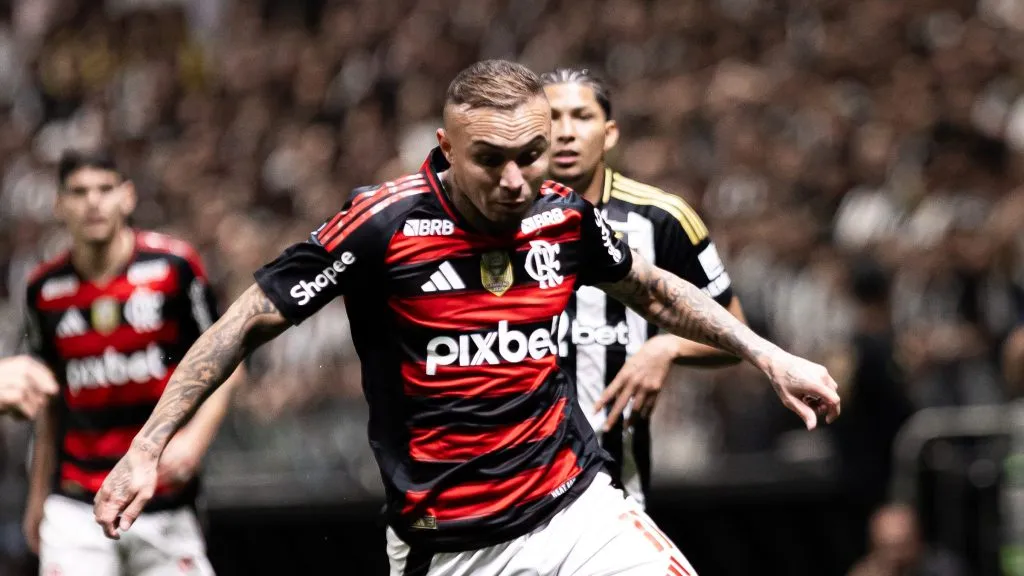 Cebolinha jogador do Flamengo durante partida contra o Atletico-MG no estadio Arena MRV pelo campeonato Copa Do Brasil 2025. Foto: Mateus Dutra/AGIF