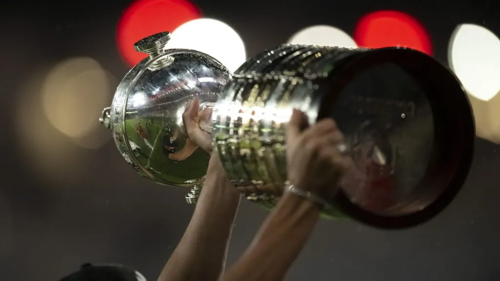 A Taca Libertadores antes da partida entre Flamengo e Corinthians no estadio Maracana pelo campeonato Brasileiro A 2022. Foto: Jorge Rodrigues/AGIF