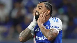 Camisa 9 é visto como reserva - Foto: Gilson Lobo/AGIF.