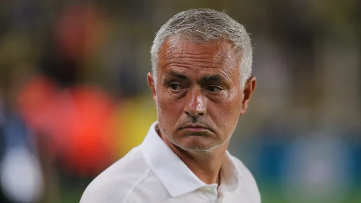 Mourinho durante jogo pelo campeonato turco. Photo by Ahmad Mora/Getty Images