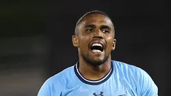 Douglas Costa está sem clube.