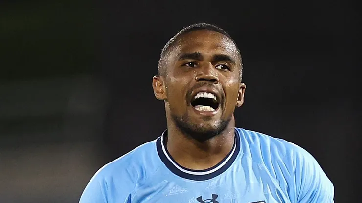 Douglas Costa está sem clube.