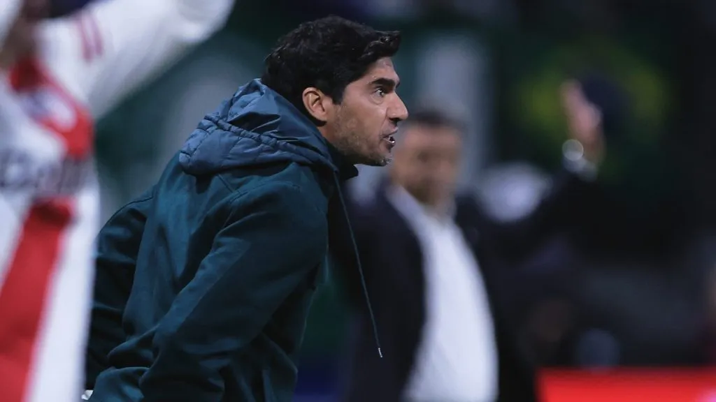 Abel Ferreira tecnico do Palmeiras durante partida contra o River Plate no estadio Arena Allianz Parque pelo campeonato Copa Libertadores 2025. Foto: Ettore Chiereguini/AGIF