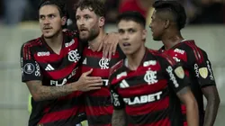 Leo Pereira, jogador do Flamengo, comemora seu gol com jogadores do seu time durante partida contra o Deportivo Tachira no estadio Maracana pelo campeonato Copa Libertadores 2025. Foto: Jorge Rodrigues/AGIF