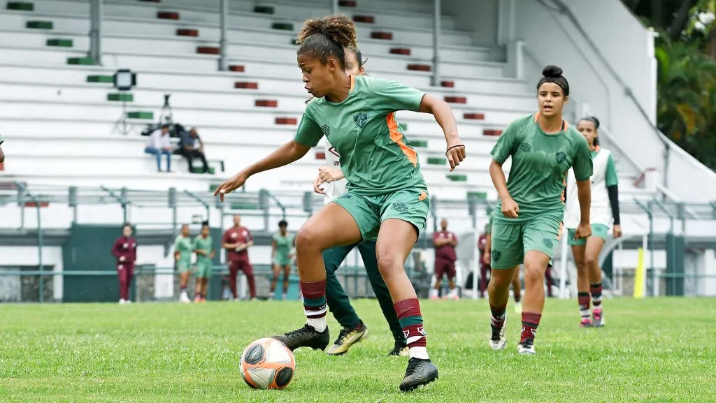 Jogadora do Fluminense Feminino Sub-20 em treinamento