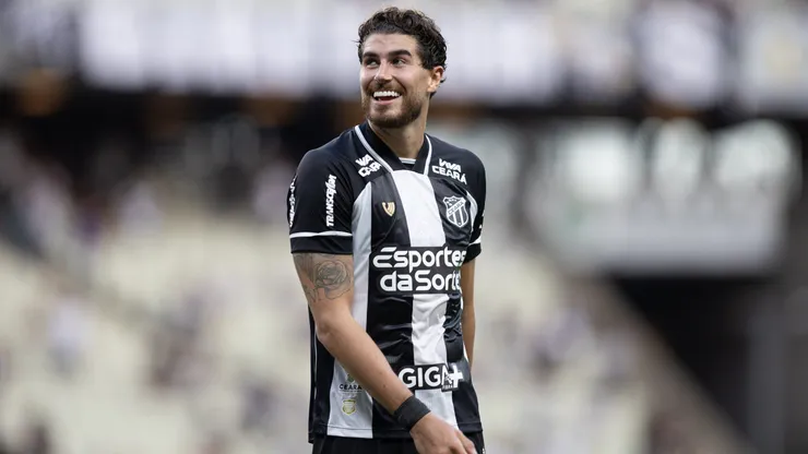 Pedro Raul jogador do Ceara durante partida contra o Bragantino no estadio Arena Castelao pelo campeonato Brasileiro A 2025. Foto: Baggio Rodrigues/AGIF