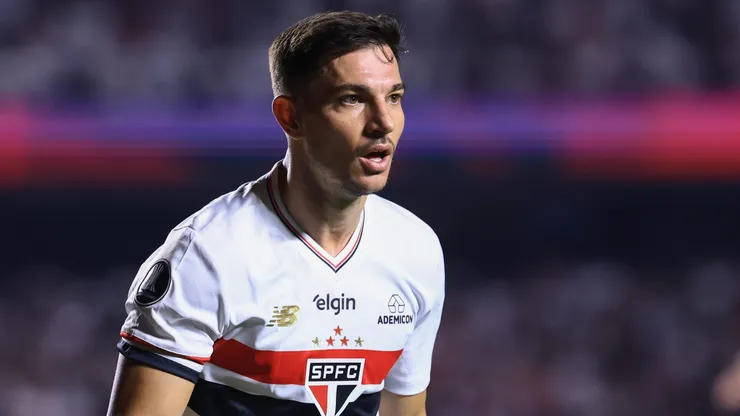 cedric jogador do Sao Paulo durante partida contra o Atletico Nacional no estadio Morumbi pelo campeonato Copa Libertadores 2025. Foto: Marcello Zambrana/AGIF