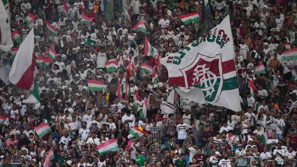 Torcida do Fluminense fazendo a festa. Foto: Thiago Ribeiro/AGIF.
