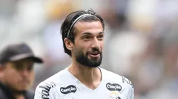 Lautaro Díaz durante partida do Peixe na Arena MRV