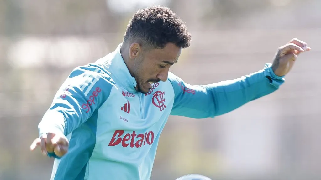 Danilo em treino do Flamengo - Foto: Gilvan de Souza