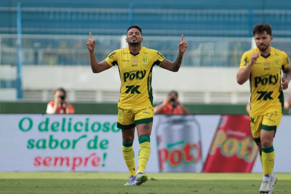 Reinaldo jogador do Mirassol comemora seu gol durante partida contra o Juventude no estadio Jose Maria de Campos Maia pelo campeonato Brasileiro A 2025. Foto: Vinicius Silva/AGIF