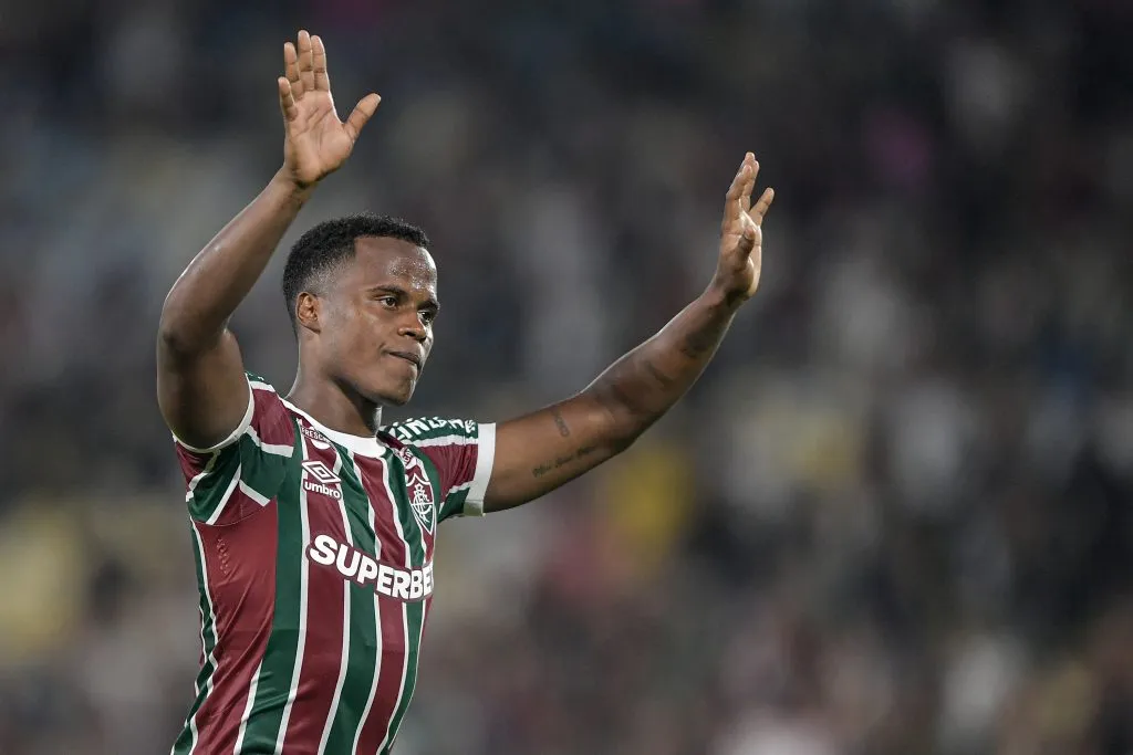 Jhon Arias na despedida do Fluminense durante partida contra o Cruzeiro no estadio Maracana pelo campeonato Brasileiro A 2025. Foto: Thiago Ribeiro/AGIF
