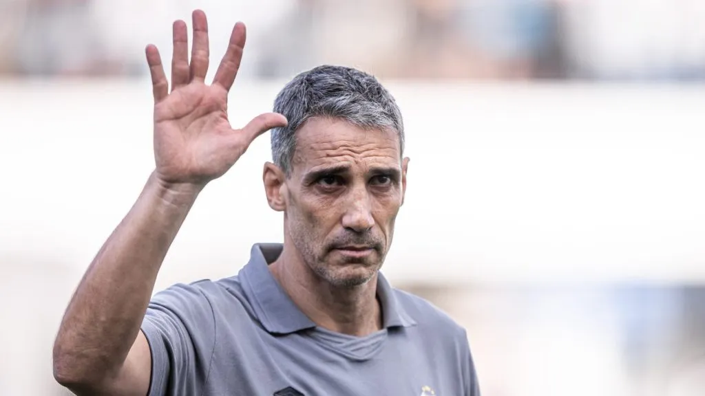 Vojvoda durante a estreia diante do Fluminense