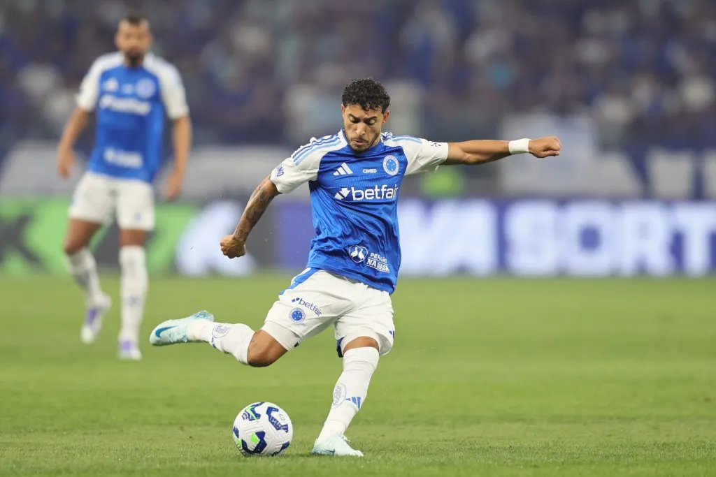 William em ação pelo Cruzeiro. Foto: Gilson Lobo/AGIF