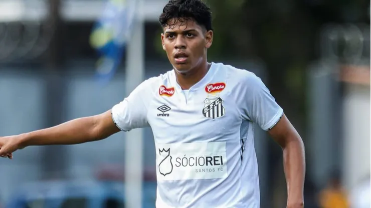 Kenay Martins durante partida pelo Santos. Foto: Reinaldo Campos/Santos FC