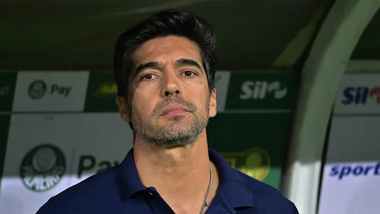 Abel Ferreira tecnico do Palmeiras durante partida contra o Fortaleza no estadio Arena Allianz Parque pelo campeonato Brasileiro A 2025. Foto: Jota Erre/AGIF