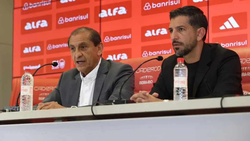 Ramón e Emiliano Díaz na apresentação ao Inter. Foto Ricardo Duarte/SCI