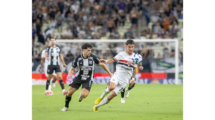 CE - FORTALEZA - 26/04/2025 - BRASILEIRO A 2025, CEARA X SAO PAULO - ferreirinha jogador do Sao Paulo durante partida contra o Ceara no estadio Arena Castelao pelo campeonato Brasileiro A 2025. Foto: Baggio Rodrigues/AGIF