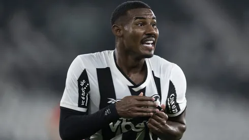 Cuiabano ataca e defende com a mesma qualidade no Botafogo