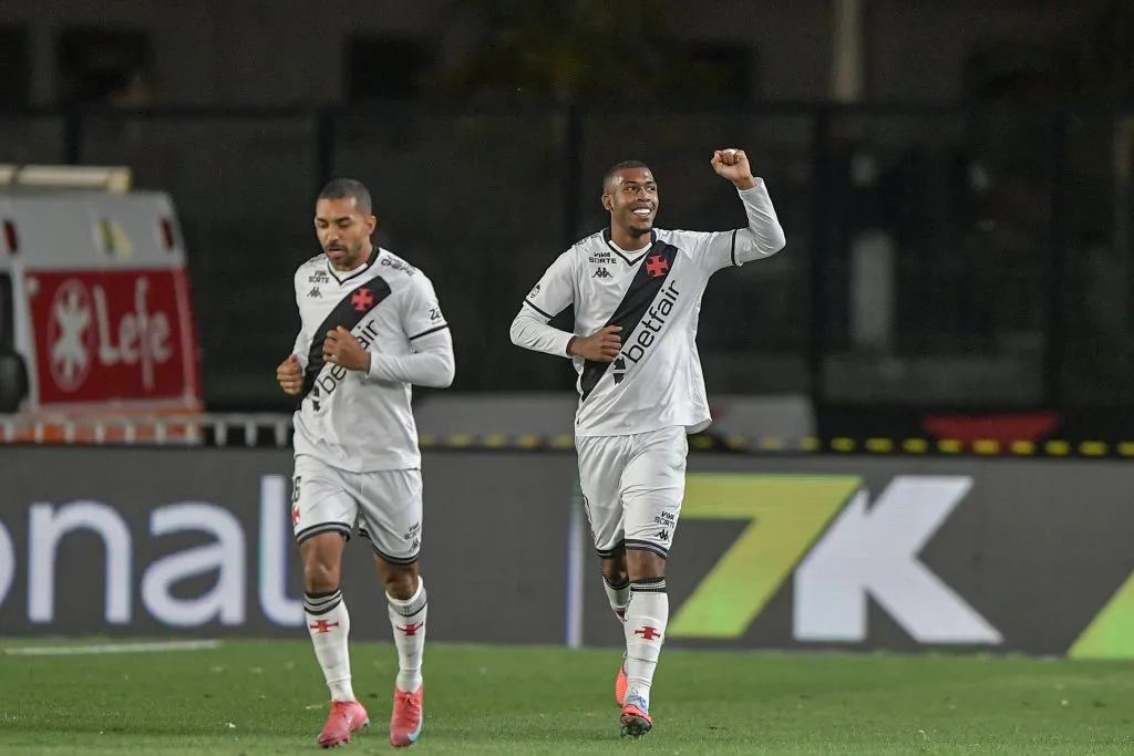 Rayan celebra o gol contra o Cruzeiro. Foto: Thiago Ribeiro/AGIF