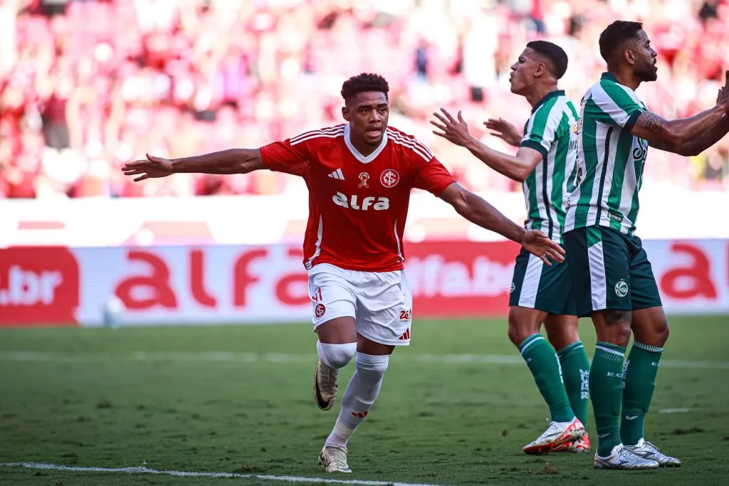 Victor Gabriel jogador do Internacional comemora seu gol durante partida contra o Juventude – Foto: Maxi Franzoi/AGIF