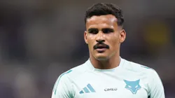 Kaiki, defensor do Cruzeiro durante aquecimento em Januário para duelo contra o Vasco