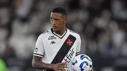 Robert Renan jogador do Vasco durante partida contra o Botafogo no estadio Engenhao pelo campeonato Copa Do Brasil 2025.