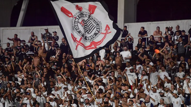 Torcedores do Corinthians fazendo a festa. Foto: Thiago Ribeiro/AGIF.