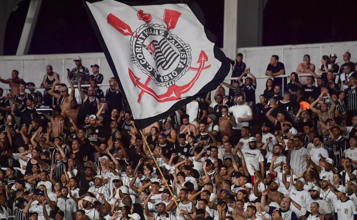 Fiel almeja vitória do Corinthians contra o Flamengo