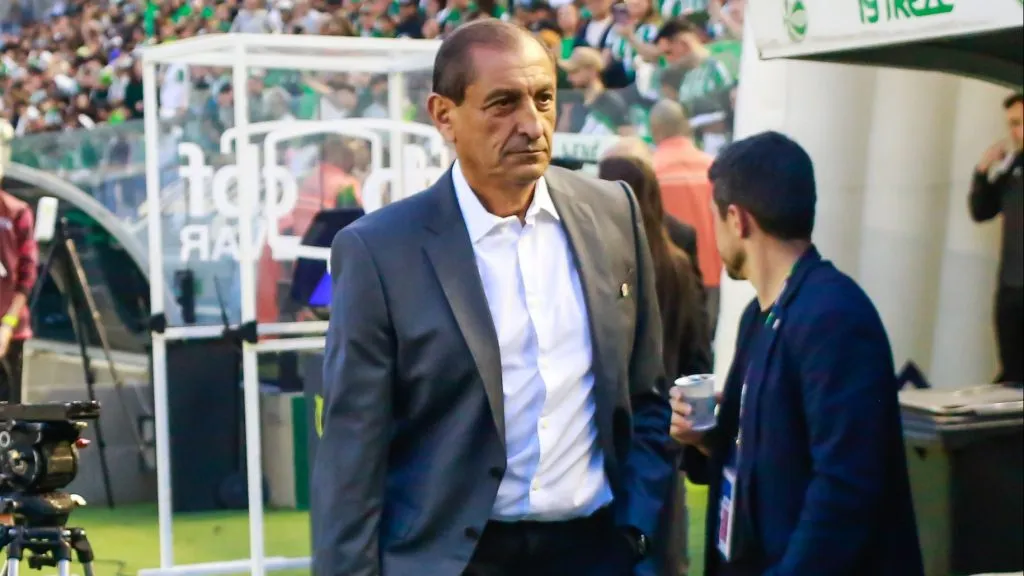 Ramon Diaz tecnico do Internacional durante partida contra o Juventude no estadio Alfredo Jaconi pelo campeonato Brasileiro A 2025. Foto: Luiz Erbes/AGIF