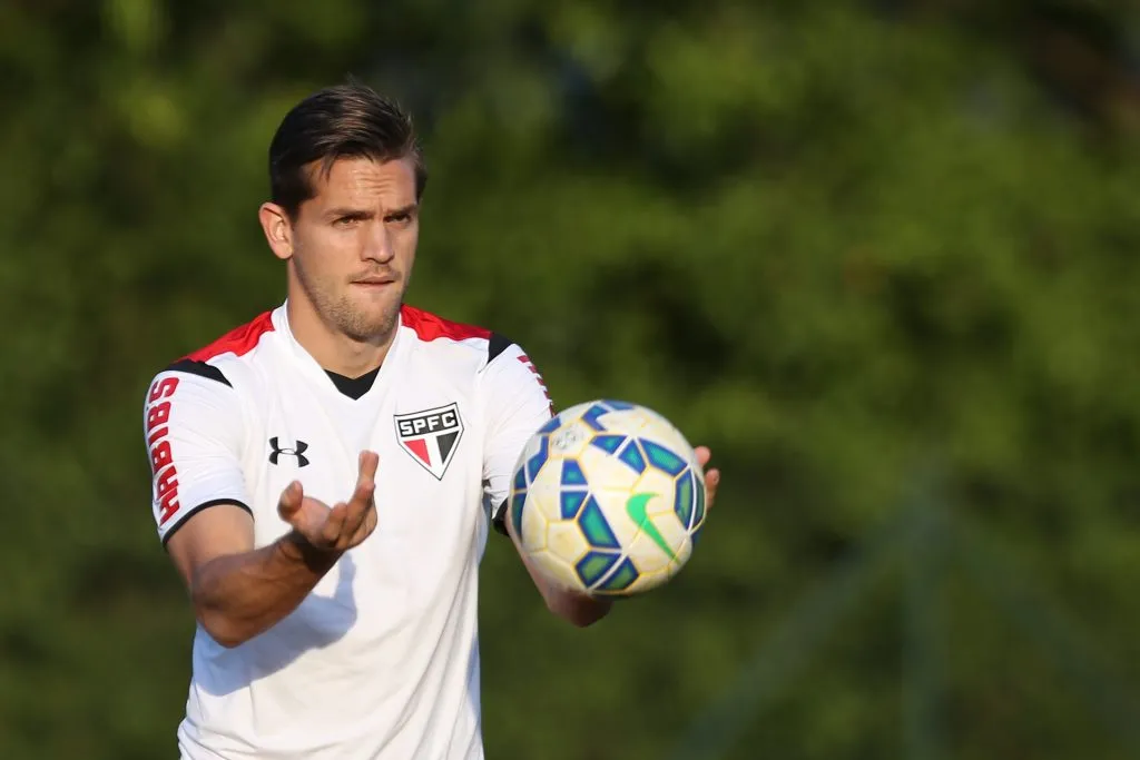 Rafael Toloi durante treino do Sao Paulo no CT da Barra Funda. Foto Marcello Zambrana/AGIF
