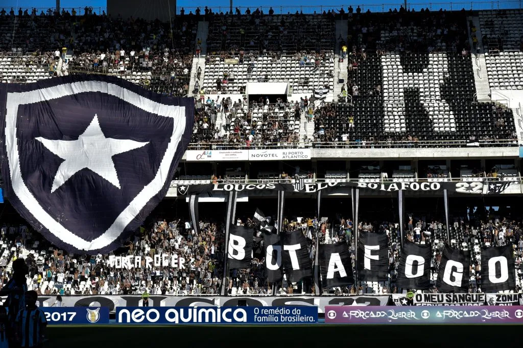 Torcida do Botafogo no estáfio Nilton Santos – Foto: Thiago Ribeiro/AGIF