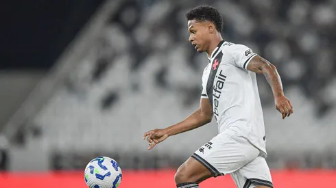 Matheus França, jogador do Vasco. Foto: Thiago Ribeiro/AGIF.