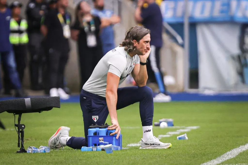 Luis Zubeldia fará a sua estreia no Fluminense. Foto: Maxi Franzoi/AGIF