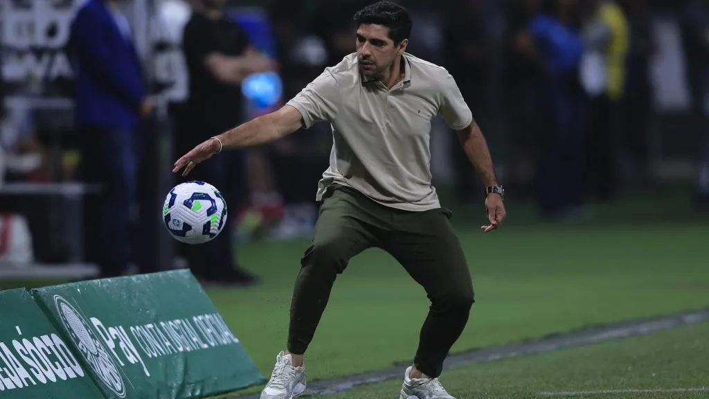 Abel Ferreira tecnico do Palmeiras durante partida contra o Bahia no estadio Arena Allianz Parque pelo campeonato Brasileiro A 2025. Foto: Ettore Chiereguini/AGIF
