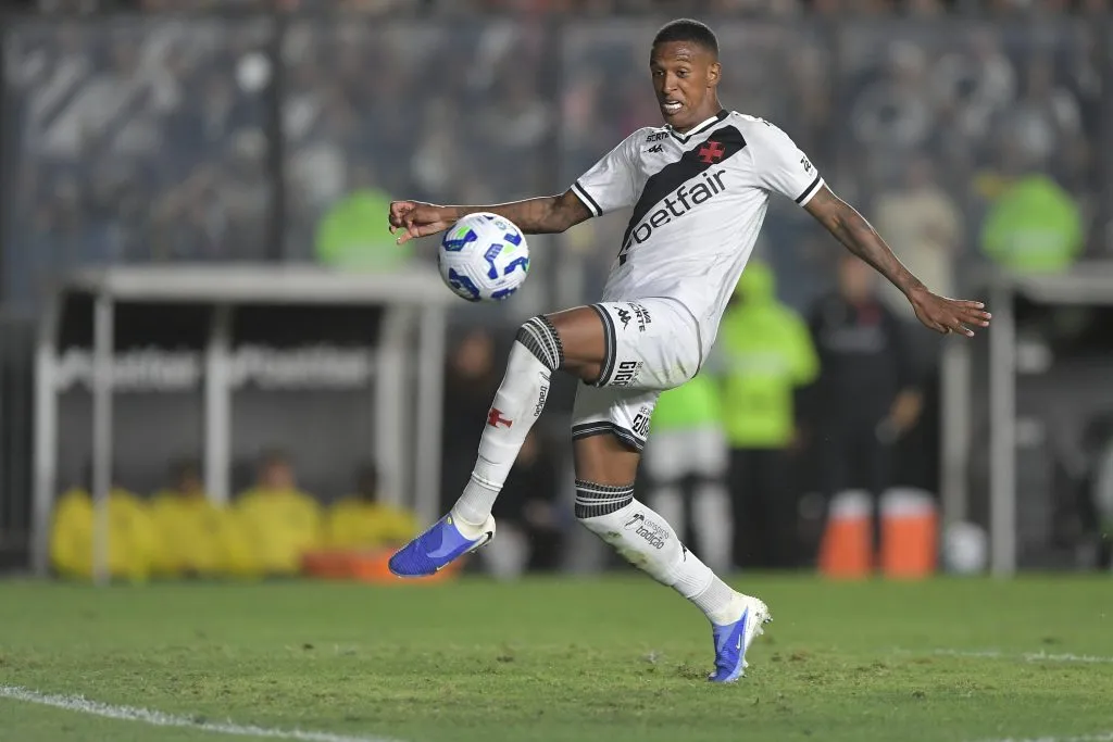 Robert Renan jogador do Vasco durante partida contra o Cruzeiro no estádio São Januário – Foto: Thiago Ribeiro/AGIF