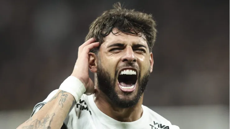 Yuri Alberto foi cobrado pelo elenco do Corinthians.