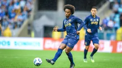 Willian foi substituído ainda no primeiro tempo contra o Vitória.