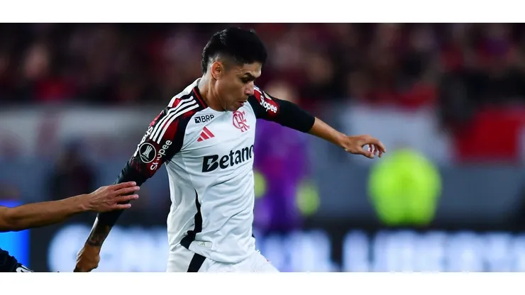 Luis Araújo, atacante do Flamengo em partida pelo campeonato brasileiro