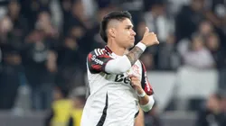 Luiz Araujo jogador do Flamengo comemora seu gol durante partida contra o Corinthians - Foto: Joisel Amaral/AGIF