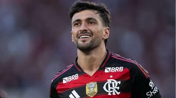 De Arrascaeta marcou o primeiro gol do Flamengo na vitória contra o Corinthians. Jorge Rodrigues/AGIF