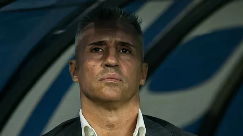 MG - BELO HORIZONTE - 30/08/2025 - BRASILEIRO A 2025, CRUZEIRO X SAO PAULO - Crespo tecnico do Sao Paulo durante partida contra o Cruzeiro no estadio Mineirao pelo campeonato Brasileiro A 2025.