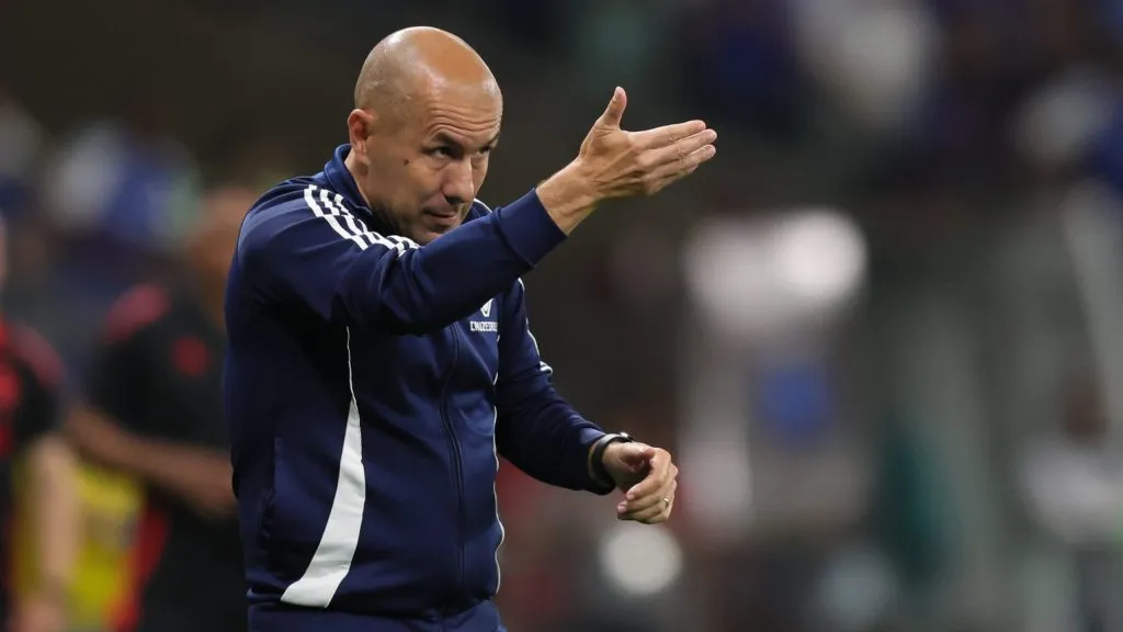 Leonardo Jardim tem três dias para preparar  o Zeiro para duelo crucial contra o Flamengo – Foto: Gilson Lobo/AGIF