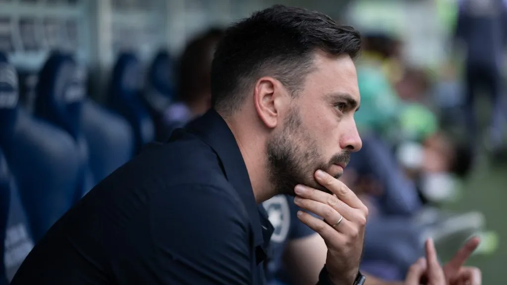 Ancelotti não vem conseguindo extrair o melhor do Botafogo – Foto: Jorge Rodrigues/AGIF