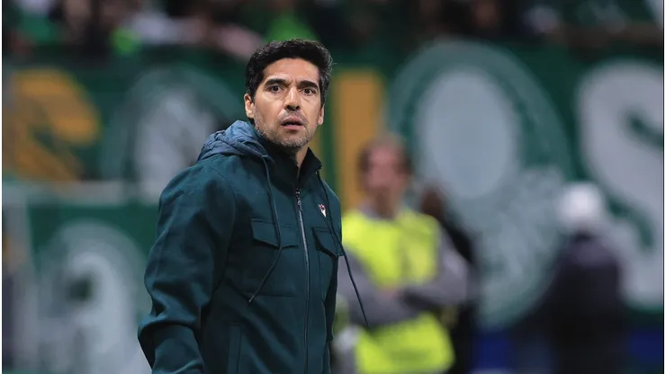 Abel Ferreira tecnico do Palmeiras durante partida contra o River Plate no estadio Arena Allianz Parque pelo campeonato Copa Libertadores 2025. Foto: Ettore Chiereguini/AGIF
