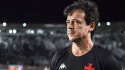 Fernando Diniz no comando do Vasco durante o duelo contra o Cruzeiro - Foto: Thiago Ribeiro/AGIF