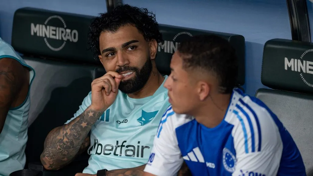 GabiGol Jogador do Cruzeiro durante entrada em campo para partida contra o Bragantino no estadio Mineirao pelo campeonato Brasileiro A 2025. Foto: Alessandra Torres/AGIF